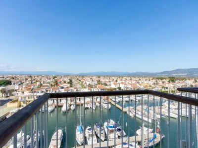 Apartment Apartment in Empuriabrava with Beach Access - Outdoor photo 5