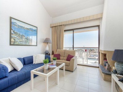 Apartment Apartment in Empuriabrava with Beach Access - Features photo 12