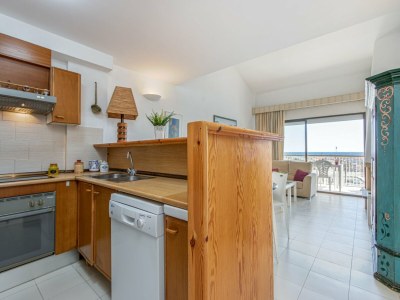 Apartment Apartment in Empuriabrava with Beach Access - Features photo 19