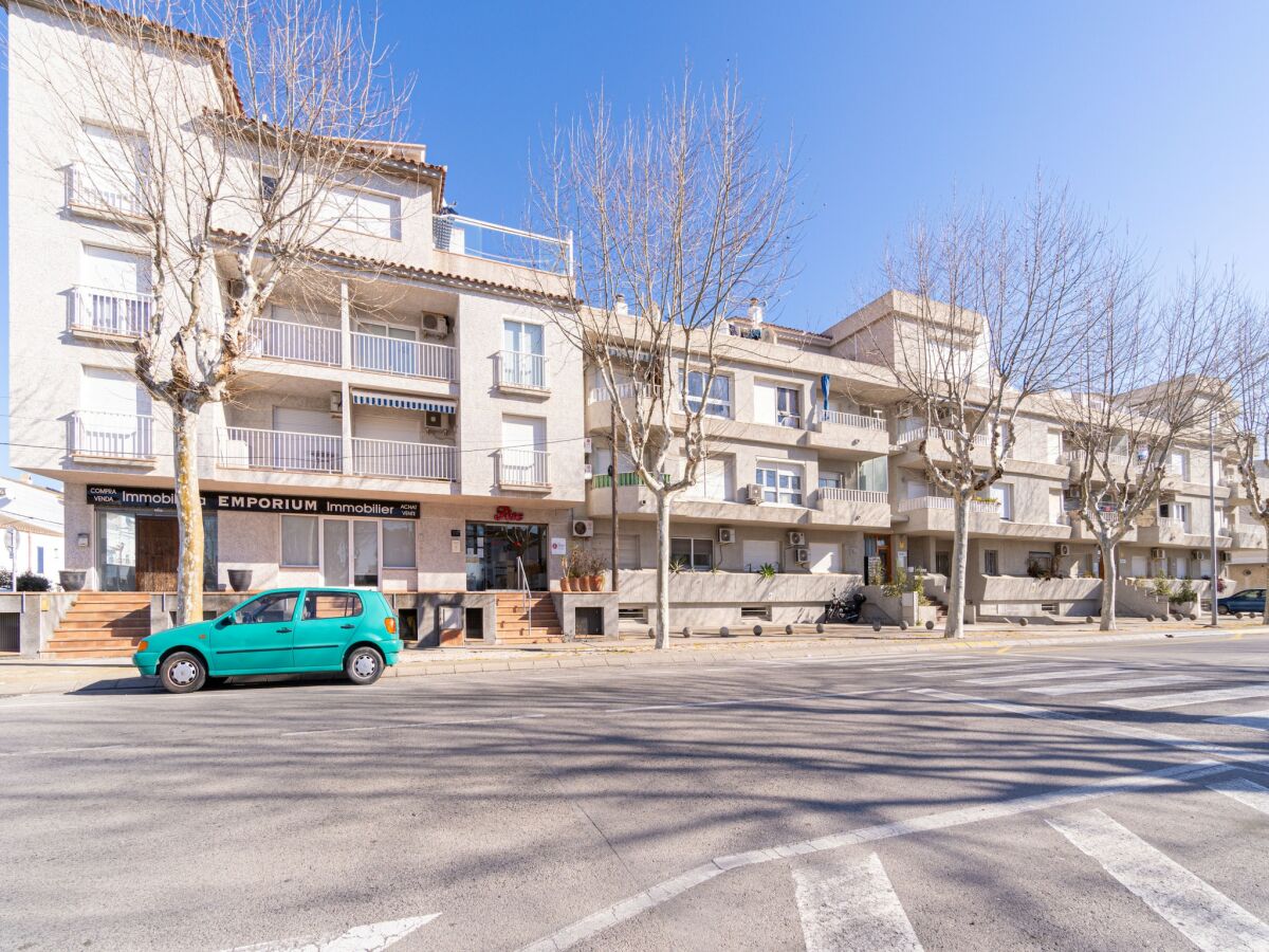 Apartment Apartment in Empuriabrava with Canal View - Outdoor photo 5