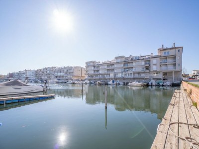 Apartment Apartment in Empuriabrava with Canal View - Outdoor photo 2