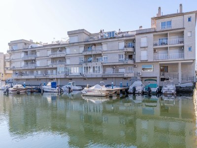 Apartment Apartment in Empuriabrava with Canal View - Outdoor photo 3