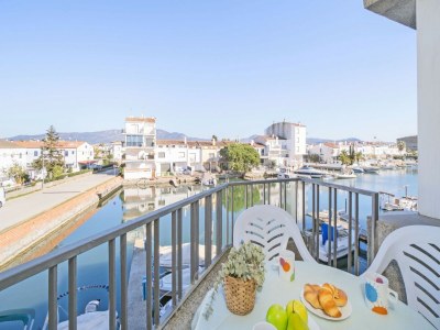 Apartment Apartment in Empuriabrava with Canal View - Outdoor photo 32