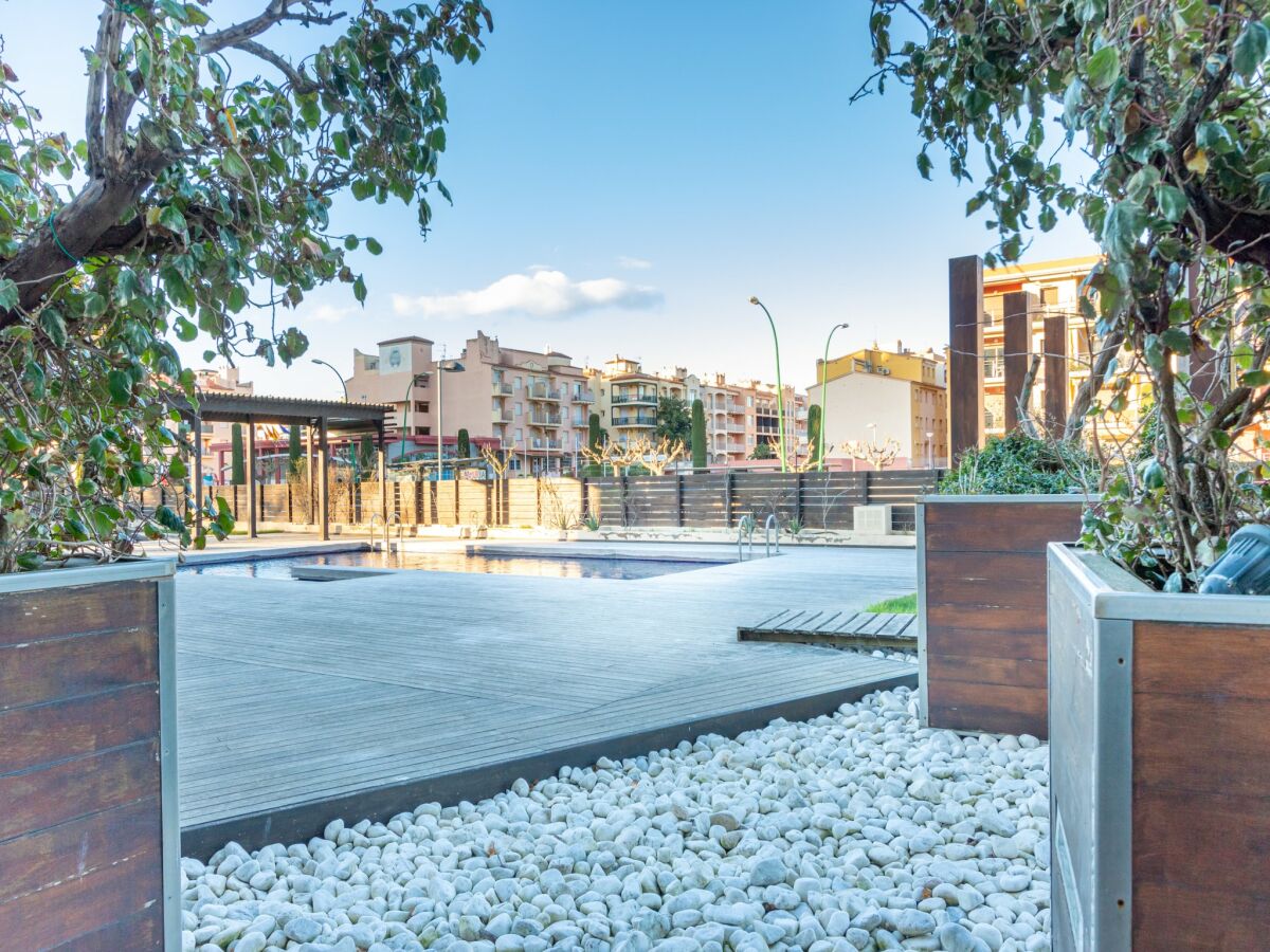 Apartment House in Empuriabrava near Aiguamolls Reserve - Outdoor photo 4