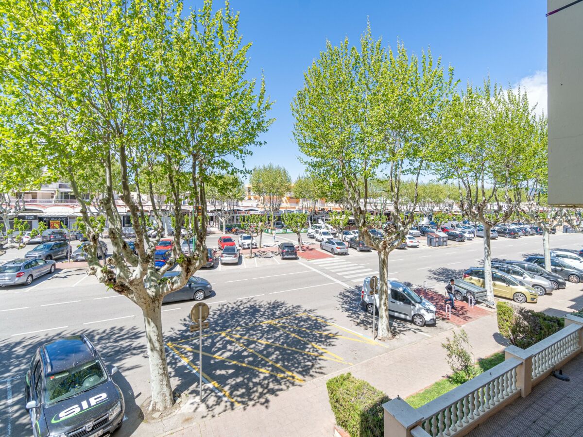 Apartment Apartment in Empuriabrava near Sandy Beach - Outdoor photo 5