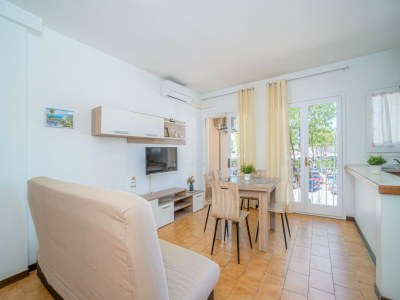 Apartment Apartment in Empuriabrava near Sandy Beach - Features photo 7