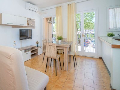 Apartment Apartment in Empuriabrava near Sandy Beach - Features photo 17