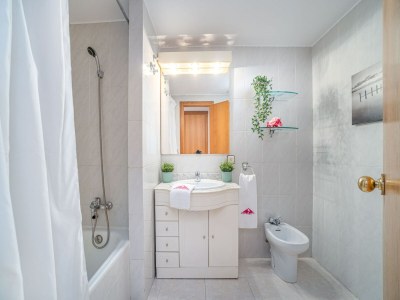 Apartment Apartment in Empuriabrava near Sandy Beach - Features photo 13