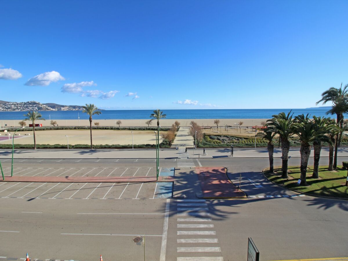 Apartment Apartment in Empuriabrava with Sea Views - Outdoor photo 2