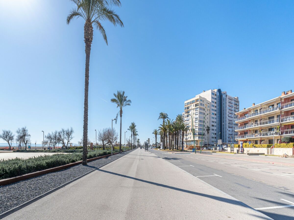 Apartment Apartment in Empuriabrava with Sea Views - Outdoor photo 5