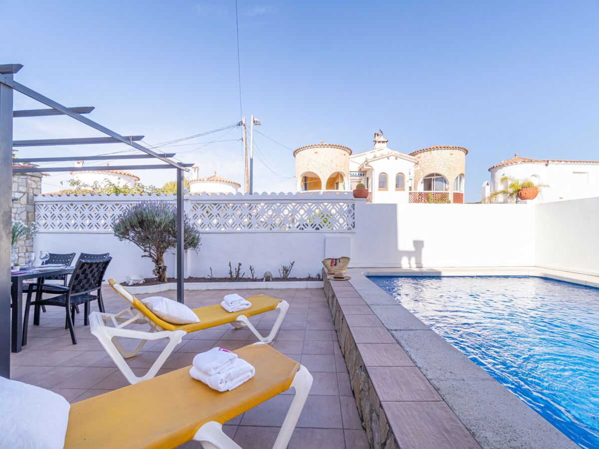 Villa Villa in Empuriabrava mit Privatpool - Outdoor photo 3