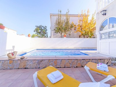 Villa Villa in Empuriabrava mit Privatpool - Outdoor photo 8