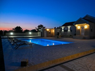 Holiday house Holiday Home Marija with pool - Outdoor photo 14