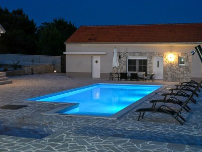 Holiday house Holiday Home Marija with pool - Outdoor photo 17