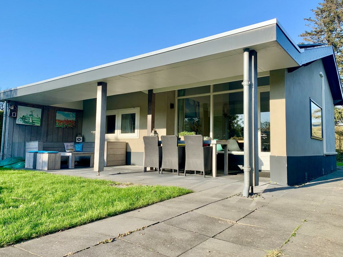 Holiday house Zeewaard 18 - Outdoor photo 2