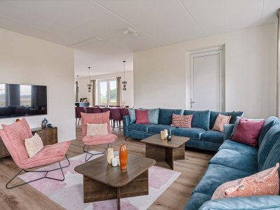 Holiday park Holiday Home in Medemblik with Private Jetty - Features photo 10