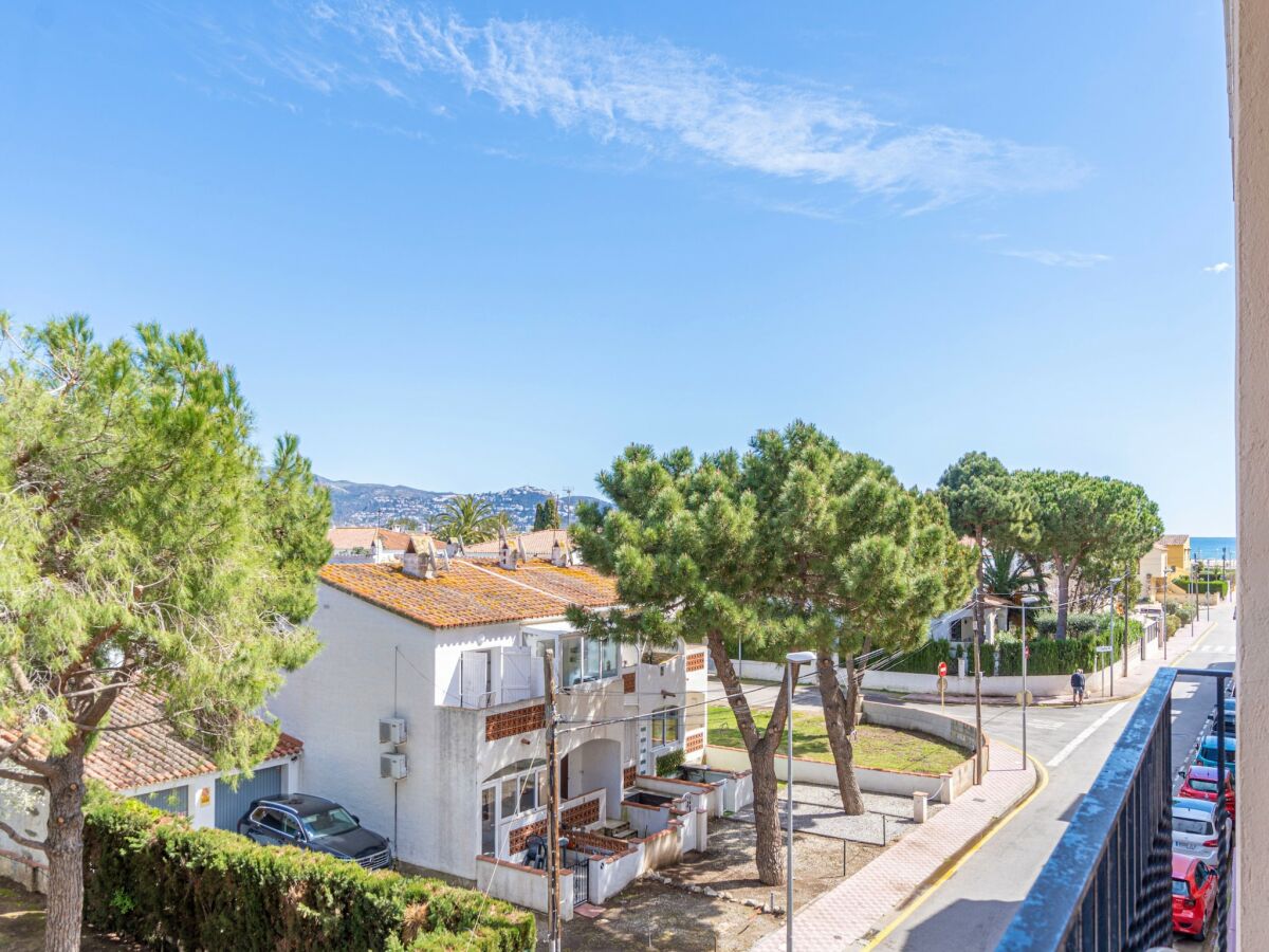 Apartment Apartment in Empuriabrava near Sandy Beach - Outdoor photo 4