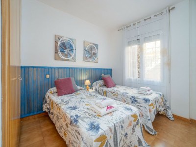 Apartment Apartment in Empuriabrava near Sandy Beach - Features photo 12