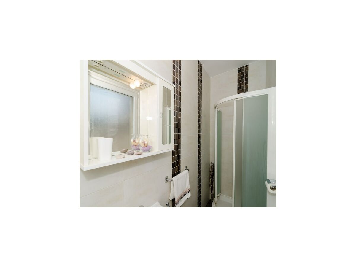 Apartment Apartment Red Orange - Two-Bedroom Apartment with Terrace