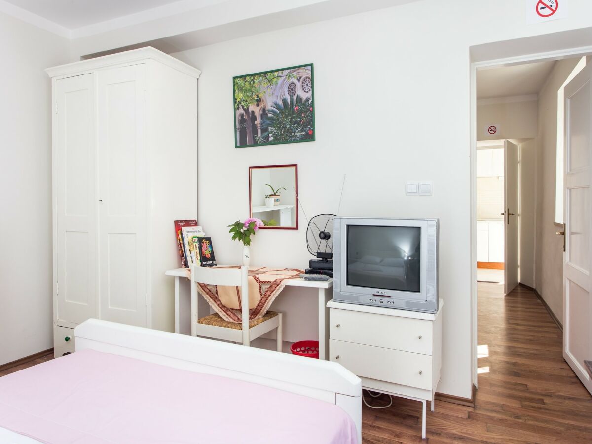 Apartment Apartments Ljubimir - One-Bedroom Apartment with Shared Terrace - Bambo - Features photo 2