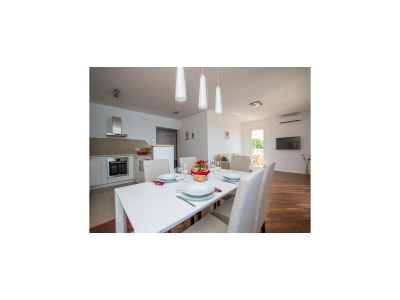 Apartment Apartments Nina - Two-Bedroom Apartment with Balcony and Sea View (Orašac) - Features photo 8