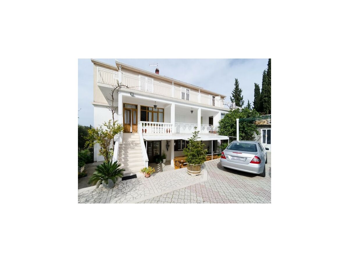 Apartment Apartments Villa Nikol - Standard Two Bedroom Apartment with Terrace (APT 5)