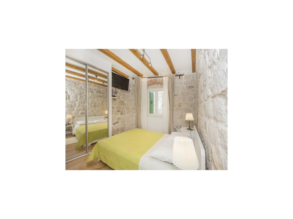 Apartment Apartments Stone Elegance (ST) - Double Room (Saskinja) - Features photo 3