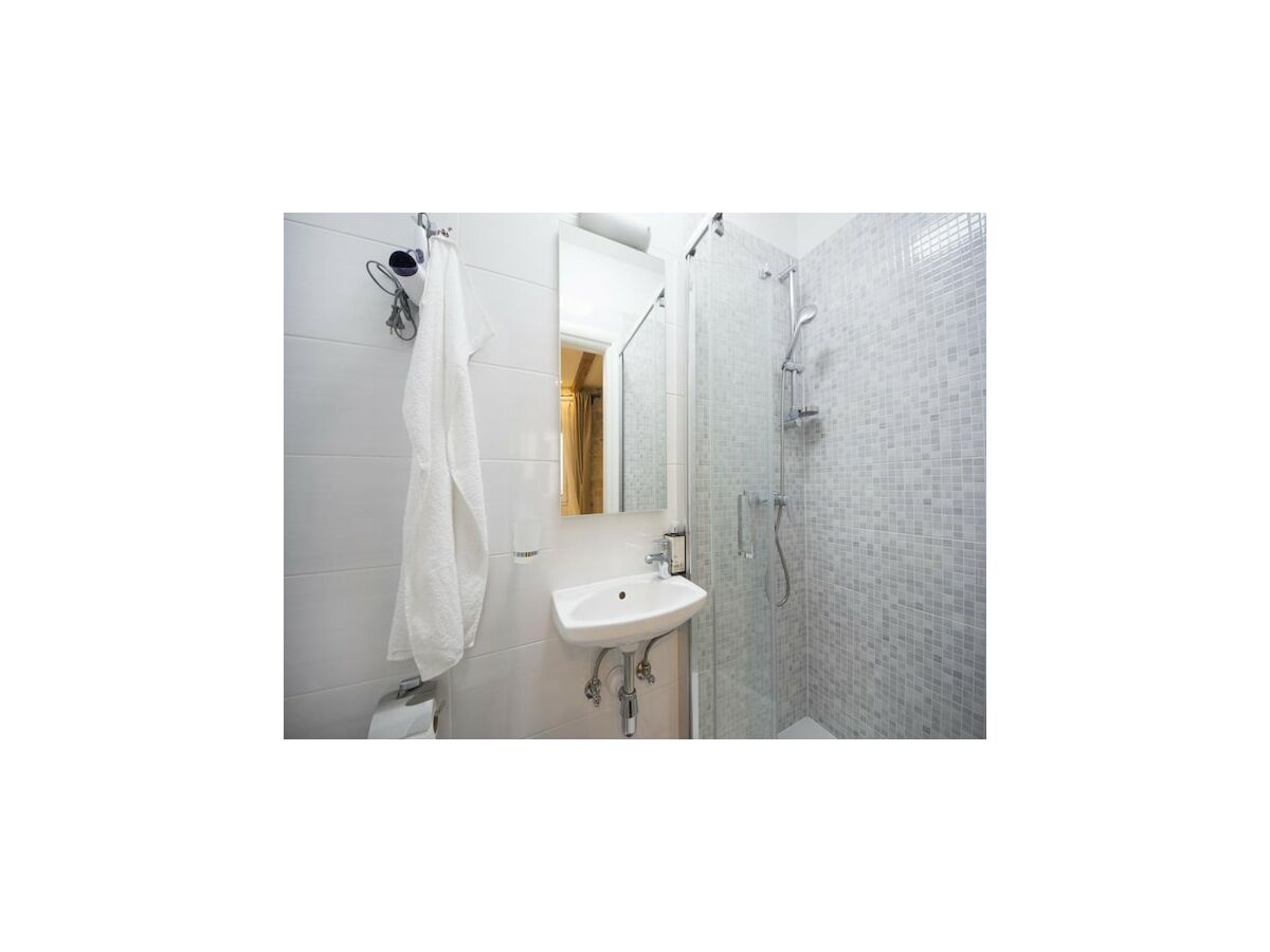 Apartment Apartments Stone Elegance (ST) - Double Room (Saskinja) - Features photo 5