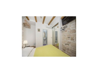 Apartment Apartments Stone Elegance (ST) - Double Room (Saskinja) - Features photo 2