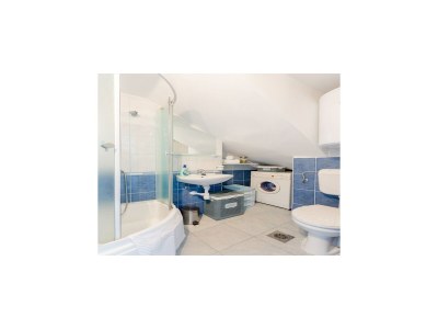 Apartment Apartment KLM - Two Bedroom Apartment - Features photo 23