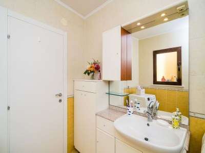 Apartment Apartment Veronika - One Bedroom Apartment with Terrace - Features photo 5