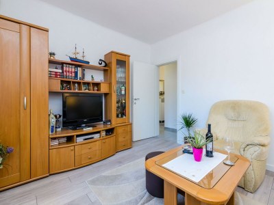 Apartment Apartment Veronika - One Bedroom Apartment with Terrace - Features photo 7