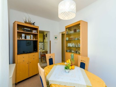 Apartment Apartment Veronika - One Bedroom Apartment with Terrace - Features photo 16
