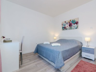 Apartment Apartment Veronika - One Bedroom Apartment with Terrace - Features photo 22