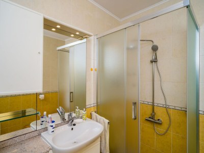 Apartment Apartment Veronika - One Bedroom Apartment with Terrace - Features photo 23