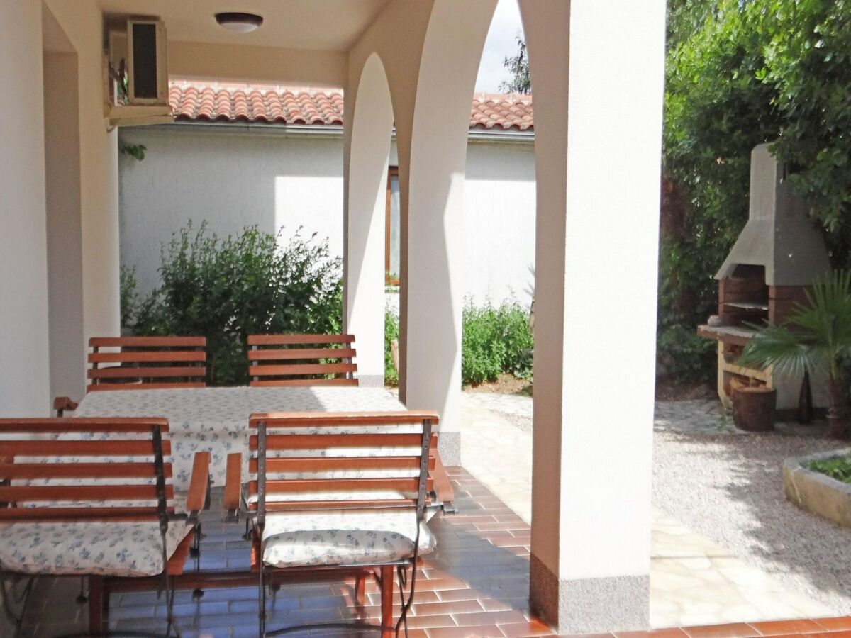 Apartment Scenic and Refined Krk Apartment with Terrace - One Bedroom Apartment with Terrace - Outdoor photo 4