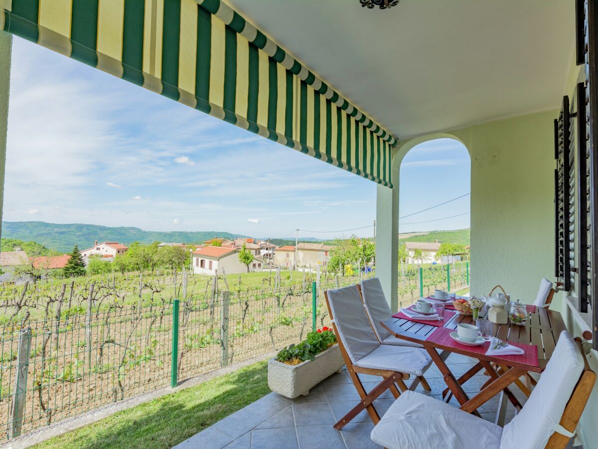 Apartment Apartment in Cerovlje near Zarecki Waterfall - Outdoor photo 4