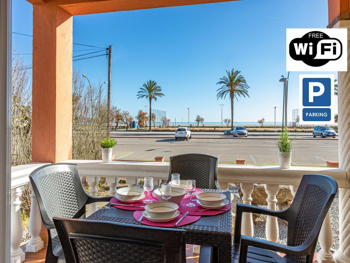 Apartment Stylish beachfront apartment in Ampuriabrava - Outdoor photo 5