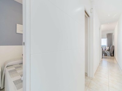 Apartment Stylish beachfront apartment in Ampuriabrava - Features photo 14