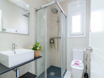 Apartment Stylish beachfront apartment in Ampuriabrava - Features photo 17