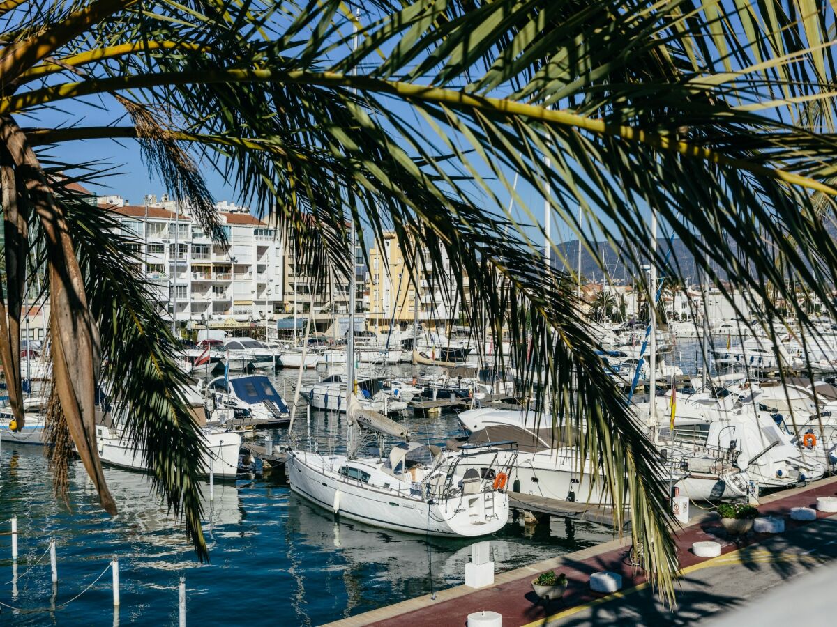 Apartment Apartment in Empuriabrava with Sea Views - Outdoor photo 3