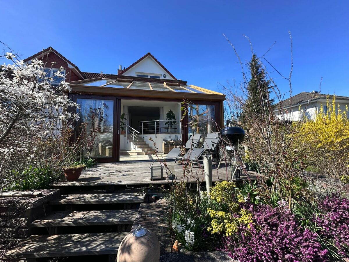 Holiday apartment Haus Ostseesprung - Fewo Sarah Hochparterre gratis WLAN, Parkplatz und gem. Garten - Outdoor photo 2