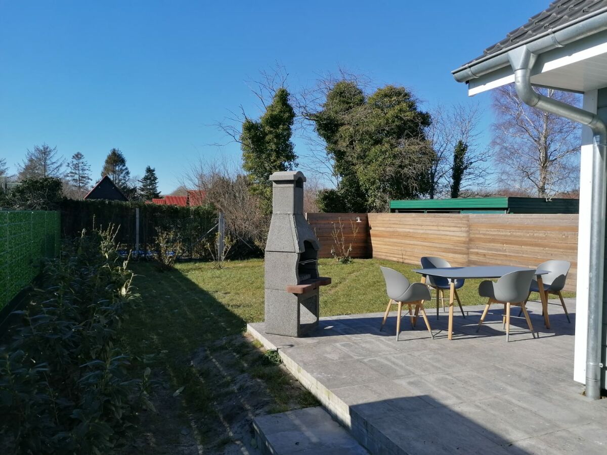 Holiday house No title