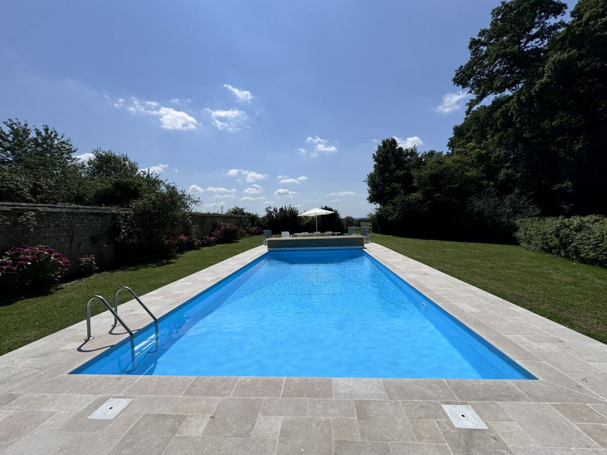 Villa Schloss in Sarthe mit beheiztem Pool - Outdoor photo 3