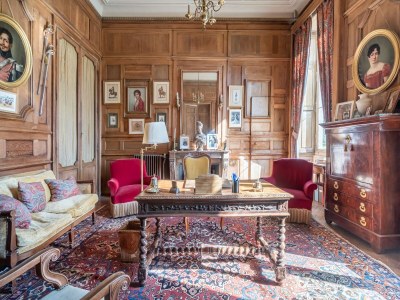 Villa Schloss in Sarthe mit beheiztem Pool in Ancinnes - Villa