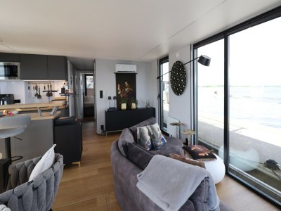 House boat Houseboat with sauna & fantastic view Offingawier - Features photo 9