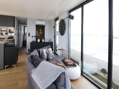 House boat Houseboat with sauna & fantastic view Offingawier - Features photo 13