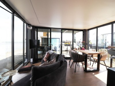 House boat Houseboat with sauna & fantastic view Offingawier - Features photo 17