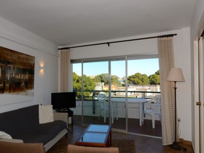 Apartment Apartment near town with 2 rooms - Features photo 7