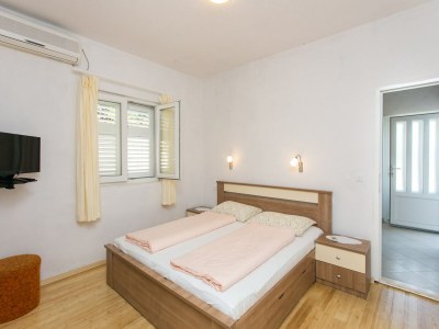 Apartment Guest House Oreb - One Bedroom Apartment with Terrace and Sea View - Features photo 5
